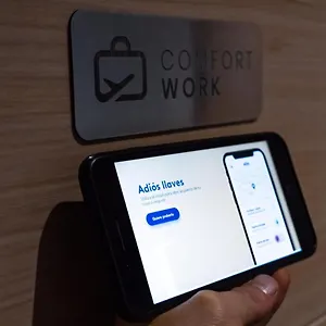 Comfortwork Barcelona Airport 24h Auto-check In Guest house