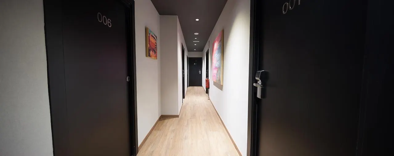 Airhostel Barcelona Airport 24H El Prat de Llobregat 0*,