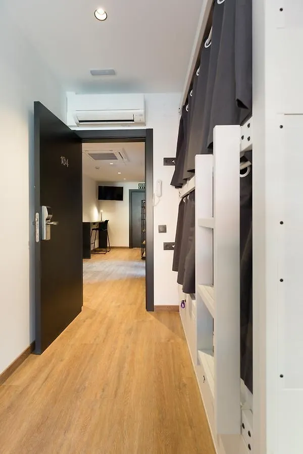 Airhostel Barcelona Airport 24H El Prat de Llobregat