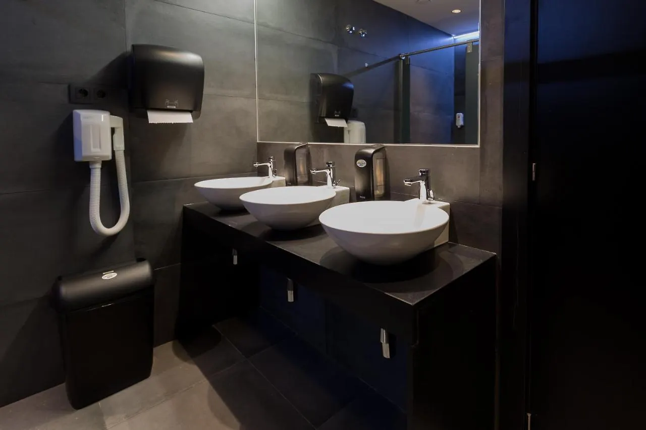 Airhostel Barcelona Airport 24h El Prat de Llobregat Hostal
