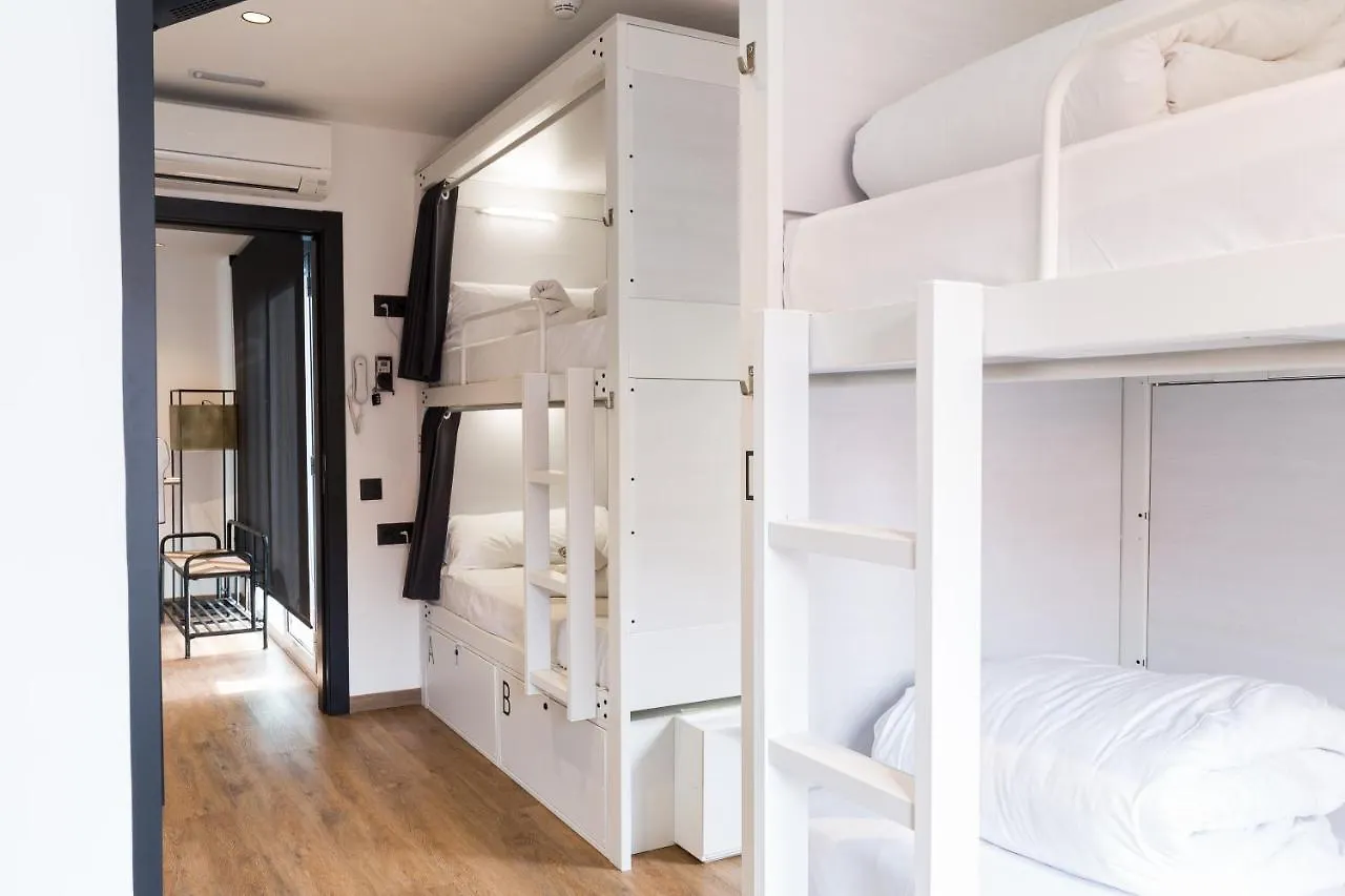 Airhostel Barcelona Airport 24H El Prat de Llobregat