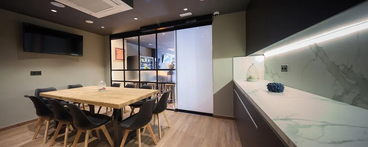 Hostel Airhostel Barcelona Airport 24H El Prat de Llobregat
