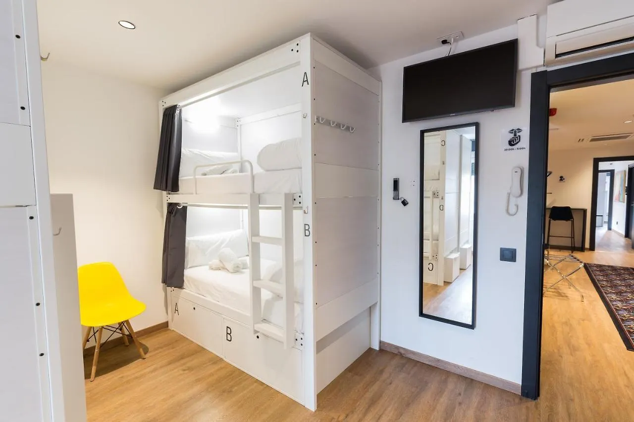 Hostel Airhostel Barcelona Airport 24H El Prat de Llobregat